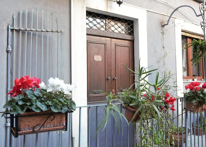 Cataneasy Bed and Breakfast 4*